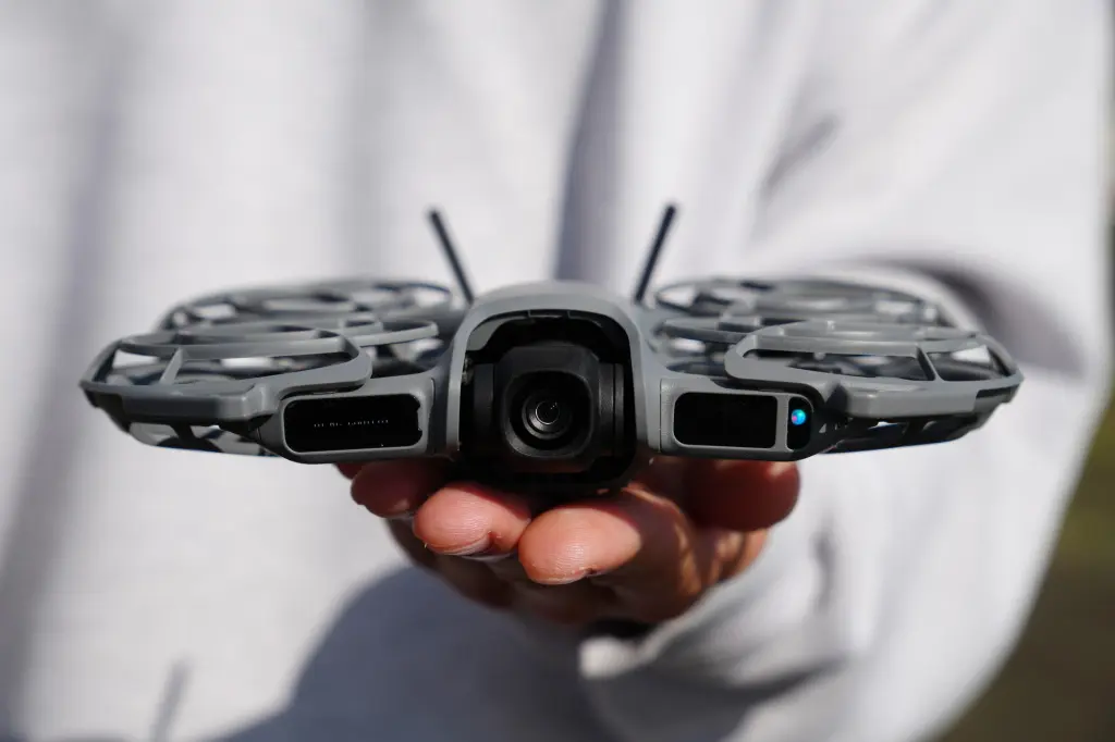 DJI Neo 2の操縦に免許は必要？パターン別に解説 - Future Dimension